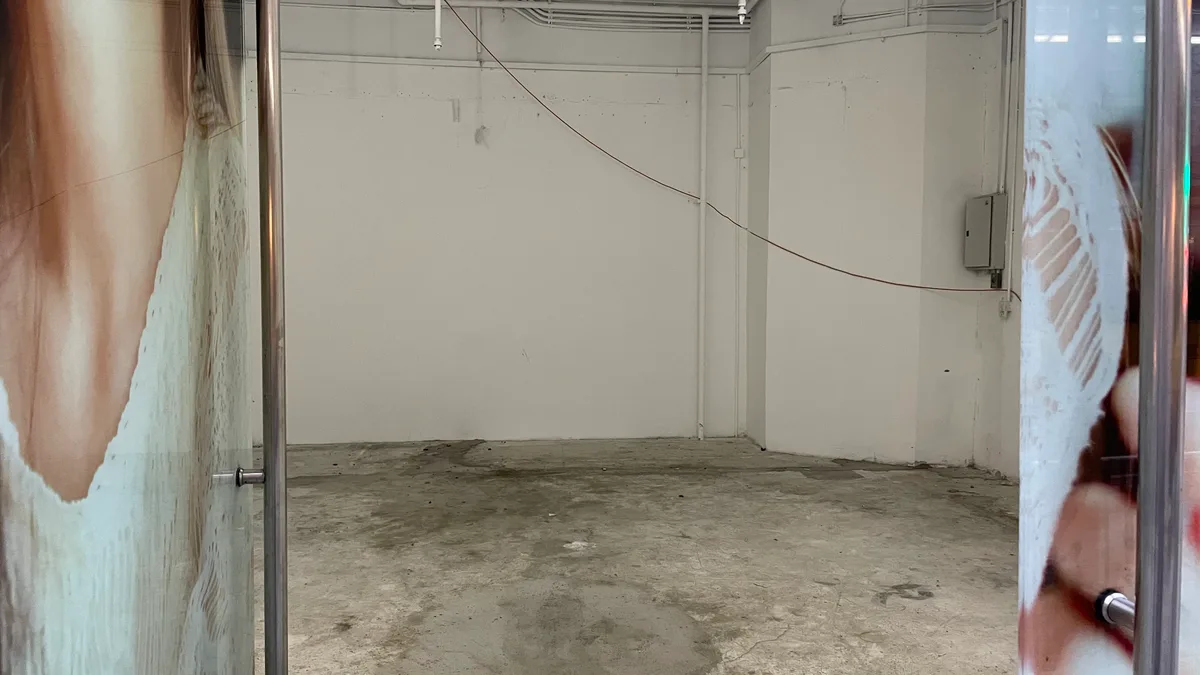 Prime Retail Space Available on Hollywood Road, 73 sqm, pop up store in Hong Kong, interior view