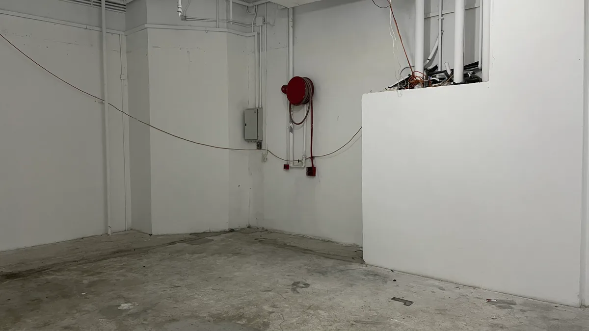 Prime Retail Space Available on Hollywood Road, 73 sqm, pop up store in Hong Kong, third interior view