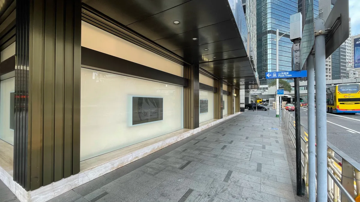 Prime Retail Space in Central - 2,341 sq ft, 218 sqm, art exhibition, pop-up rental in Hong Kong, second interior view