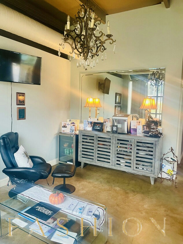 Prime Retail Space on Johnson Ferry Road, 35 sqm, pop up store in Marietta, second interior view