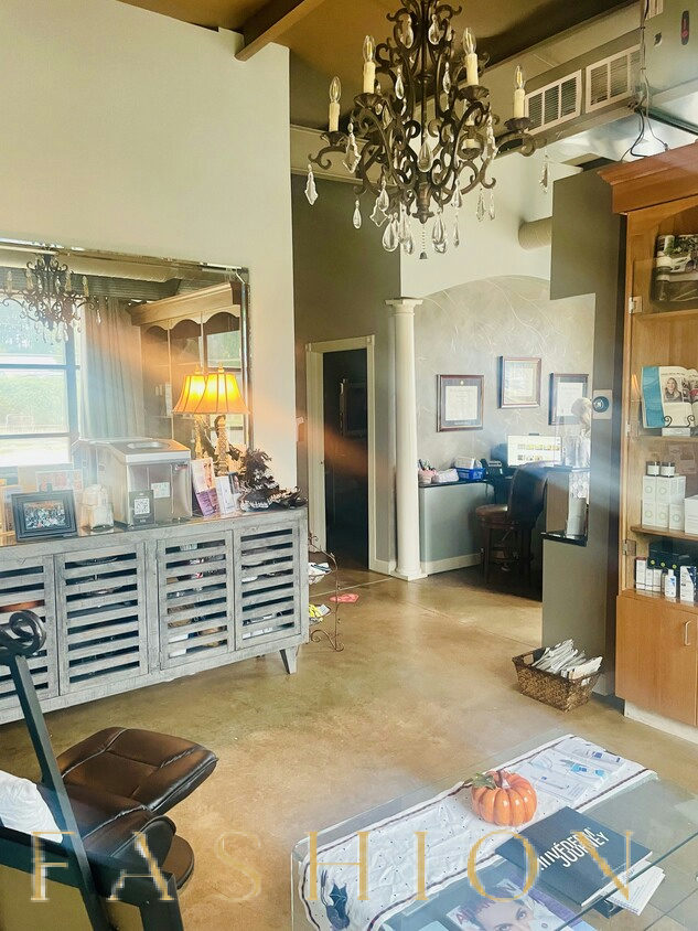 Prime Retail Space on Johnson Ferry Road, 35 sqm, pop up store in Marietta, third interior view