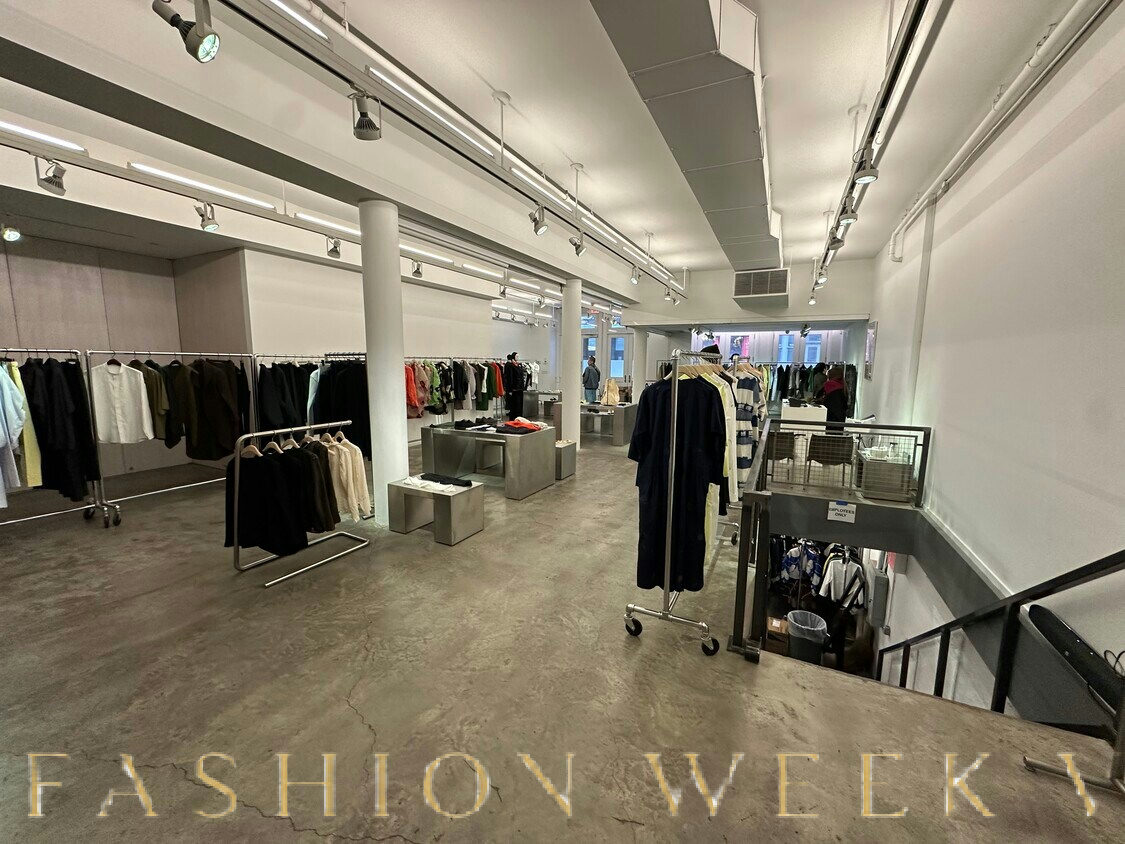 Prime Retail Space with 35 Feet of Frontage in Tribeca, pop up store in New York, third interior view