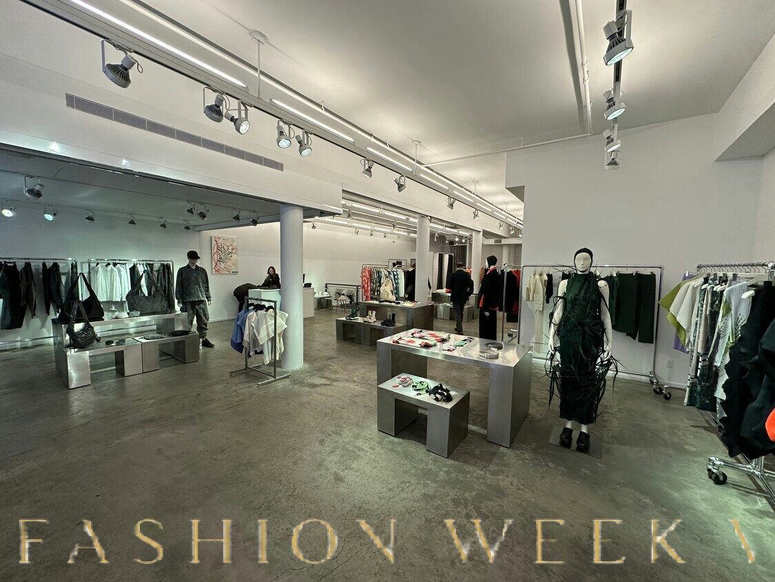 Prime Retail Space with 35 Feet of Frontage in Tribeca, pop up store in New York, additional interior view