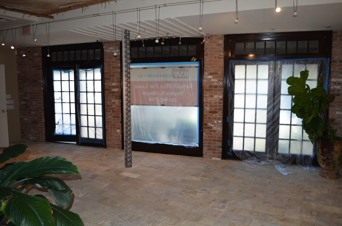 Prime Retail Space with Showroom and Offices in Southport, 346 sqm, pop up store in Fairfield, second interior view