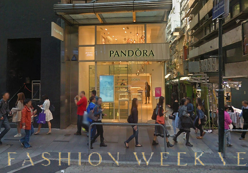 Prime Retail Unit Available on Queen's Road Central, 210 sqm, pop up store in Hong Kong