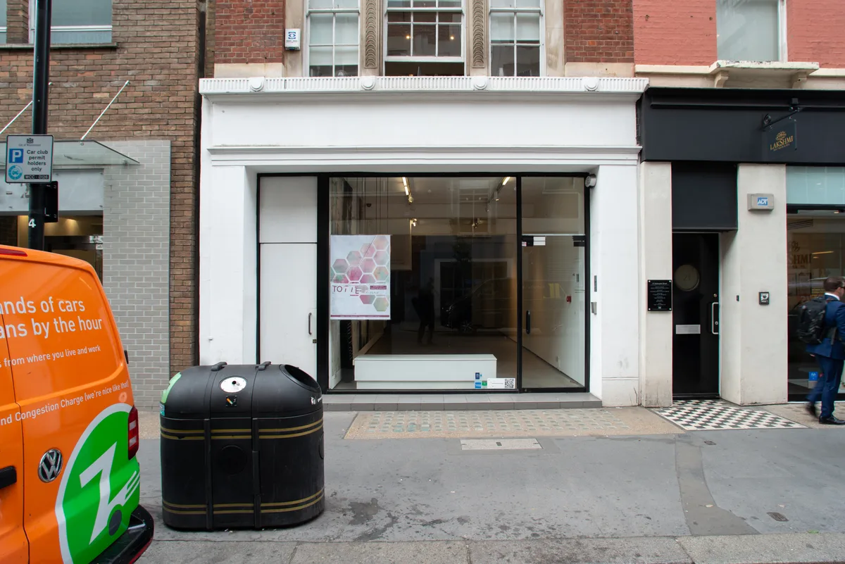 Prime Showroom Space Available in Fitzrovia, 213 sqm, pop up store in London, interior view
