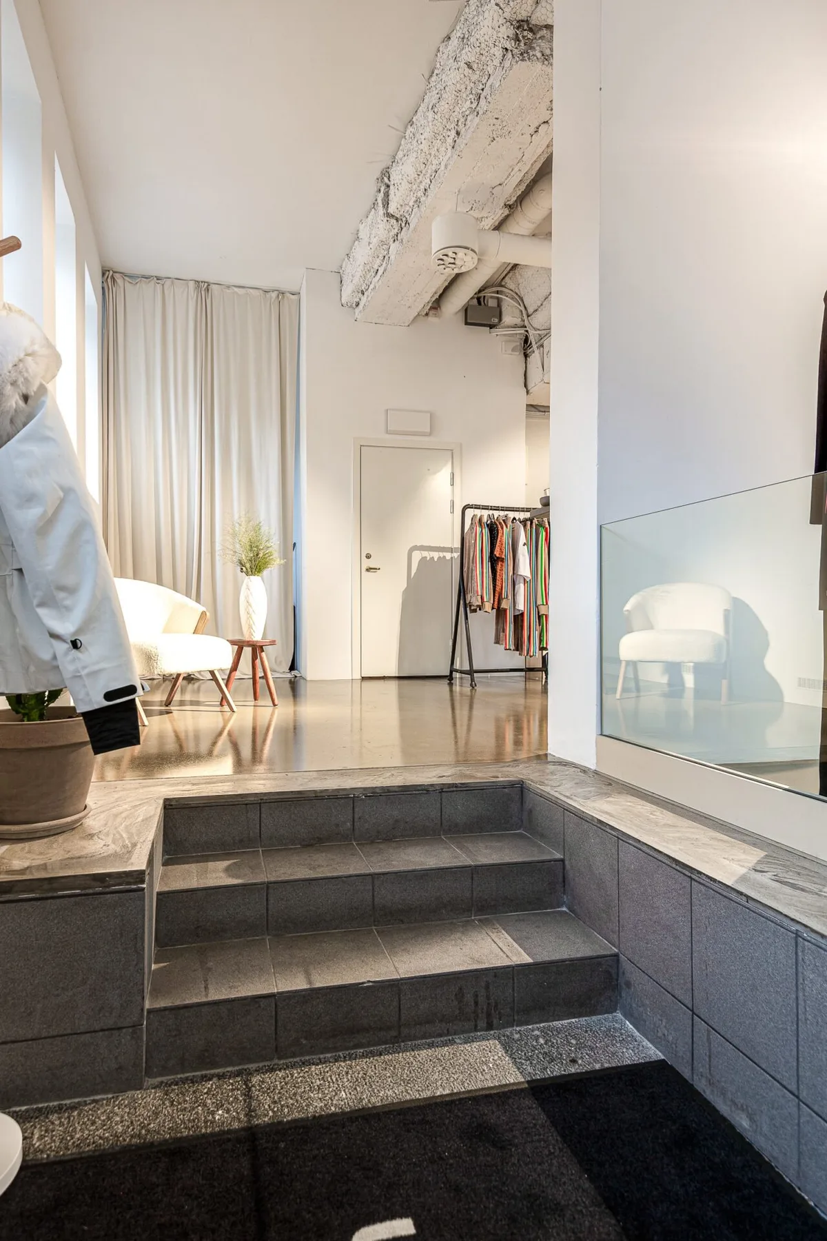 Prime White Box Space for Gallery or Pop-Up Shop, 67 sqm, pop up store in Centrum, additional interior view