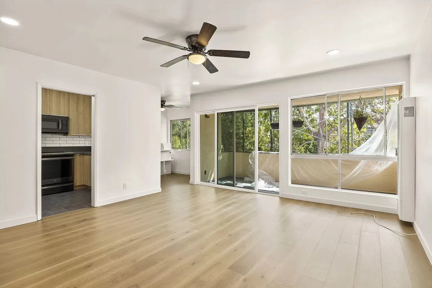 Pristine 1-Bedroom Commercial Space in Santa Barbara — 3
