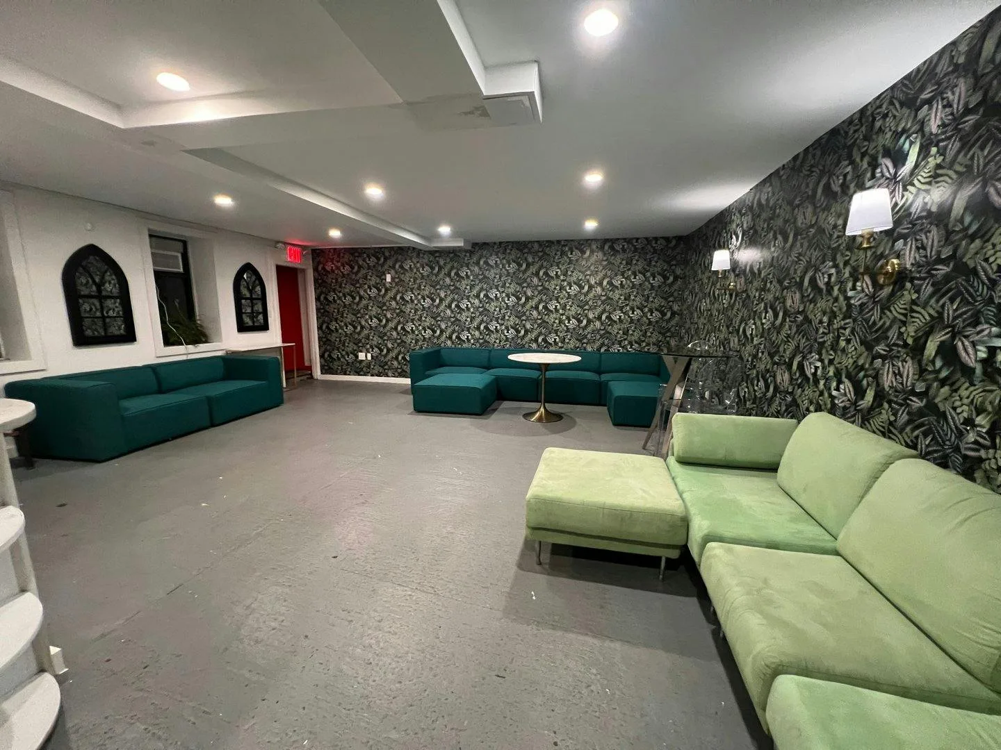 Private 1,000 Sq Ft Gallery Lounge in Brooklyn — 4