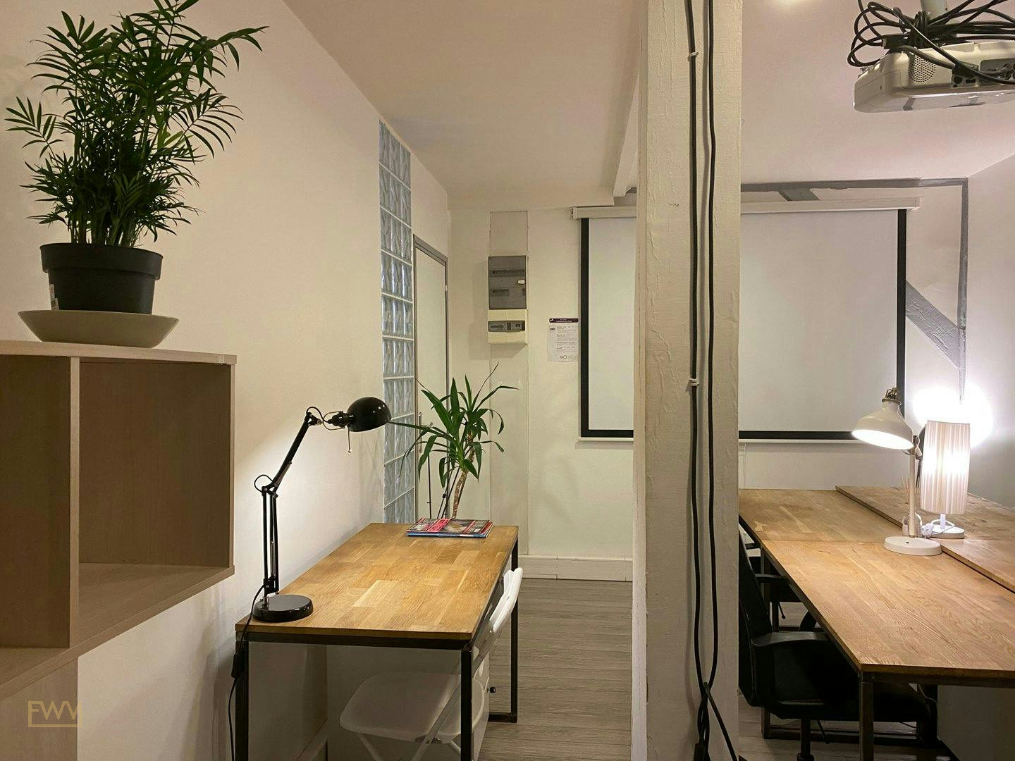 Private 6-Workstation Office at 24 Rue des Epinettes, Paris, 18 sqm, corporate event, pop-up rental