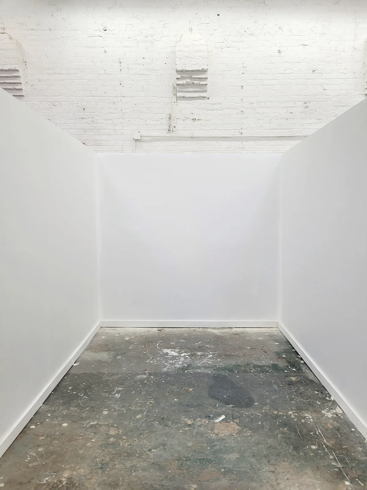 Private Artist's Studio in Ridgewood, Queens, 19 sqm, photo shoot, pop-up rental