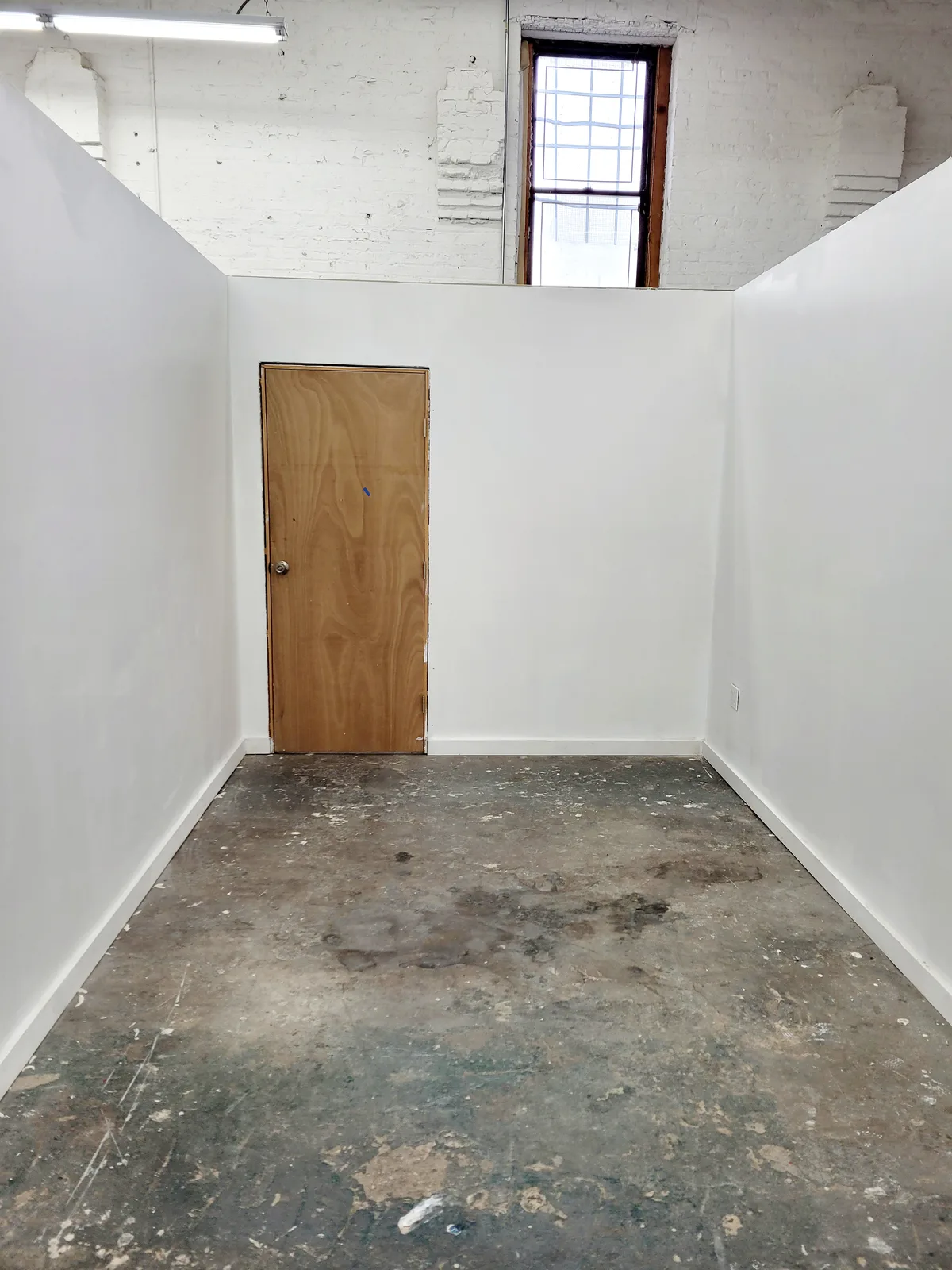 Private Artist's Studio in Ridgewood, Queens, 19 sqm, photo shoot, pop-up rental, second interior view