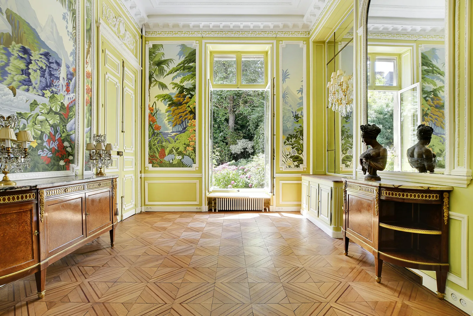 Private Mansion in Saint-Germain-des-Prés, Paris — 3