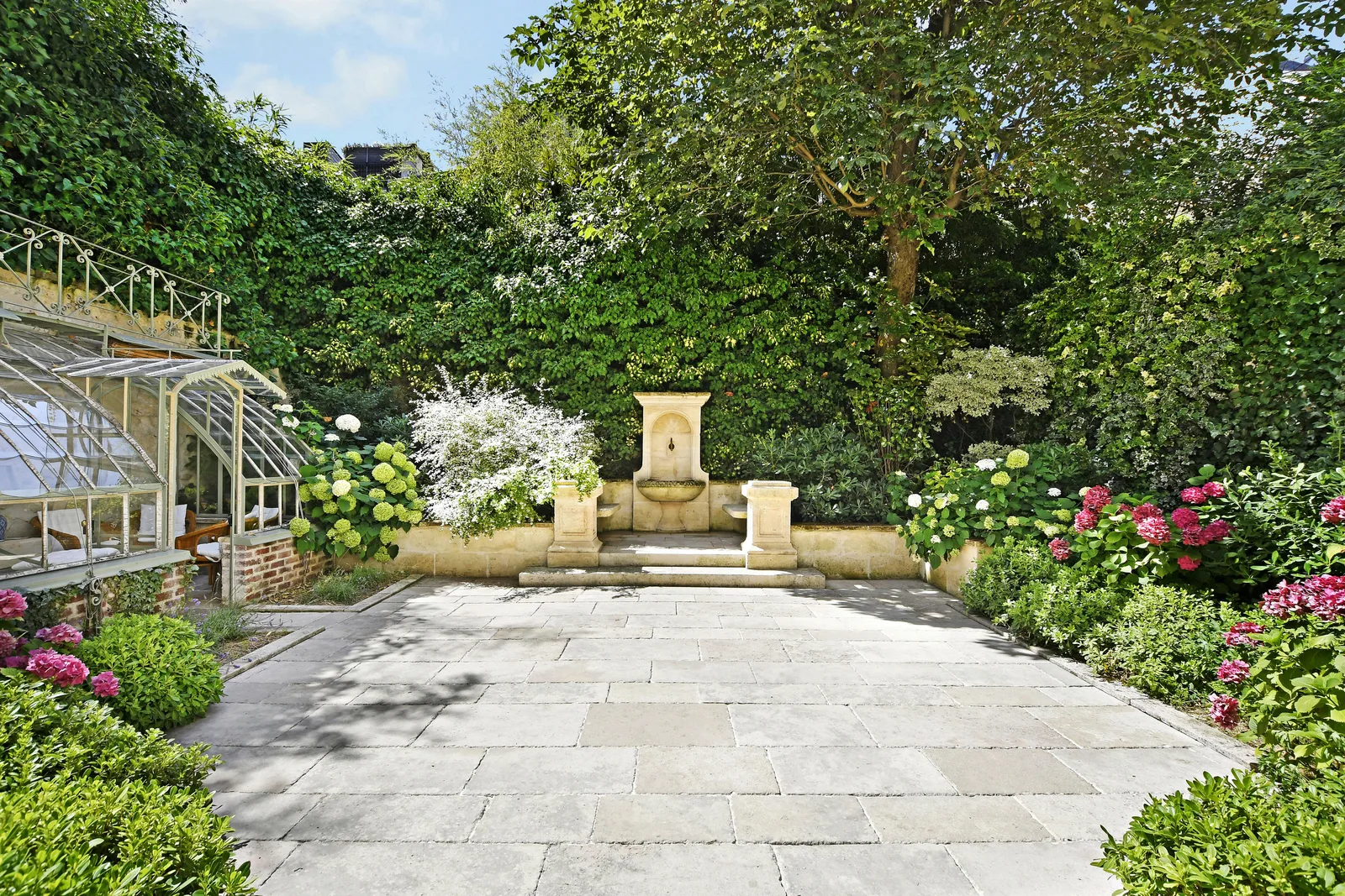 Private Mansion in Saint-Germain-des-Prés, Paris — 5