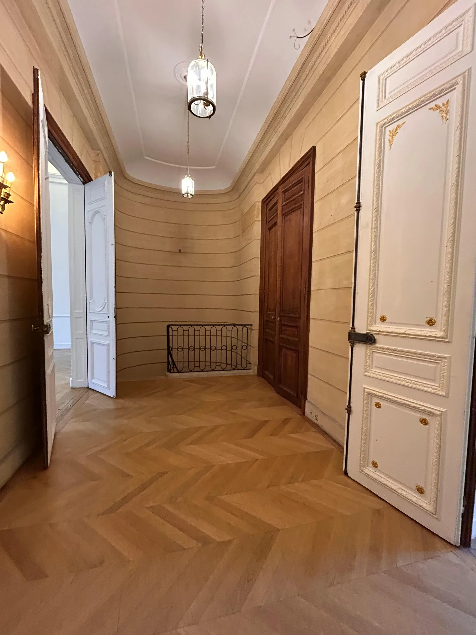 Private Mansion with Garden on Rue de Monceau, Paris