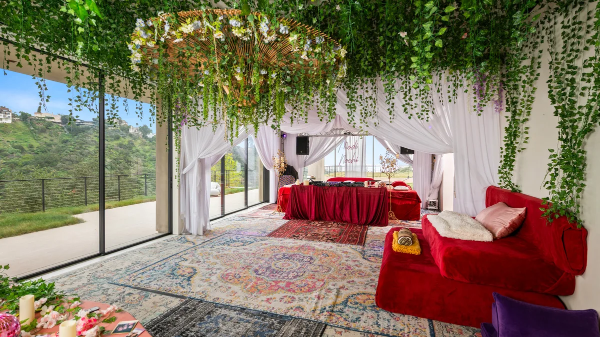 Private Modern Art Estate in Bel Air, 929 sqm, art exhibition, pop-up rental in Los Angeles, second interior view