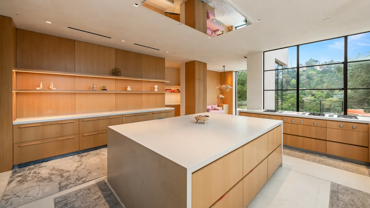 Private Modern Art Estate in Bel Air, 929 sqm, art exhibition, pop-up rental in Los Angeles, third interior view