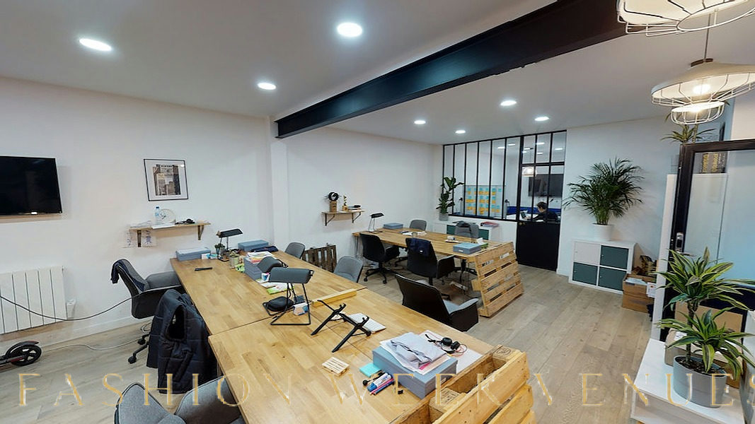 Private Office in Perfect Location, 150 sqm, pop up store in Paris, second interior view