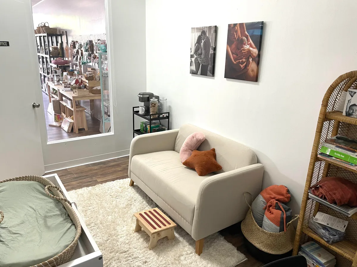 Private Office Space in Maternity and Baby Boutique, 28 sqm, private event, pop-up rental in New Windsor