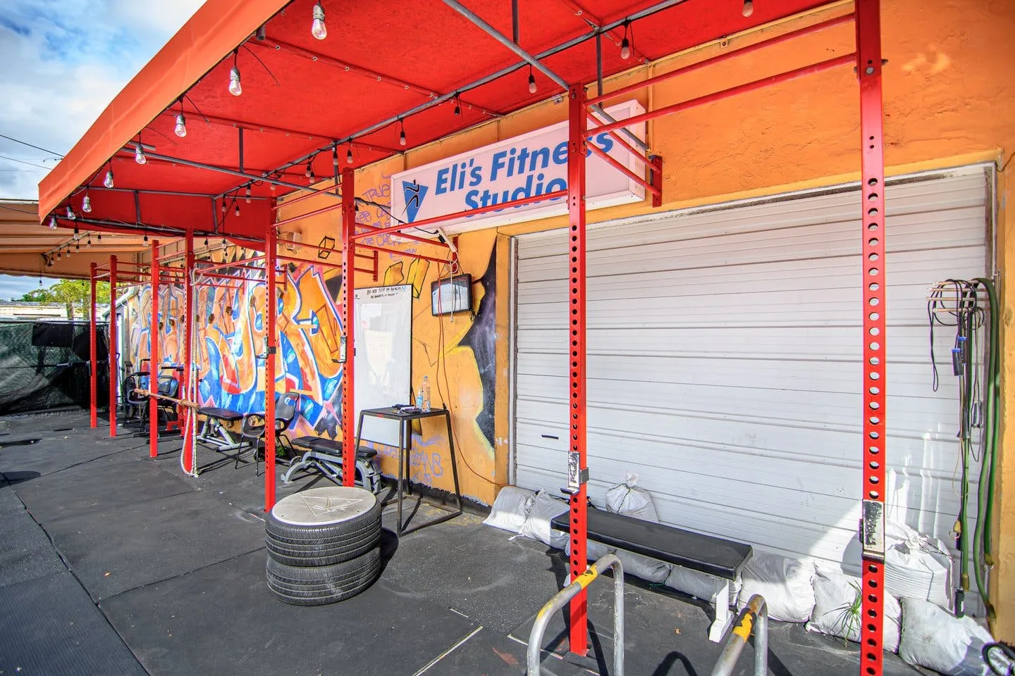 Private Outdoor Industrial Space in Oakland Park — 3