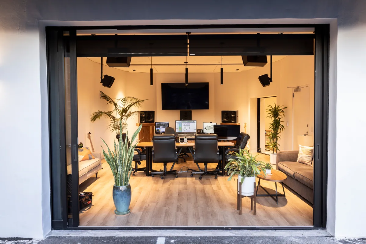 Private Recording Studio and Creative Space in West LA, 344 sqm, showroom presentation, pop-up rental in Los Angeles