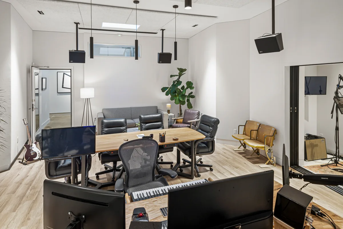 Private Recording Studio and Creative Space in West LA, 344 sqm, showroom presentation, pop-up rental in Los Angeles, interi…