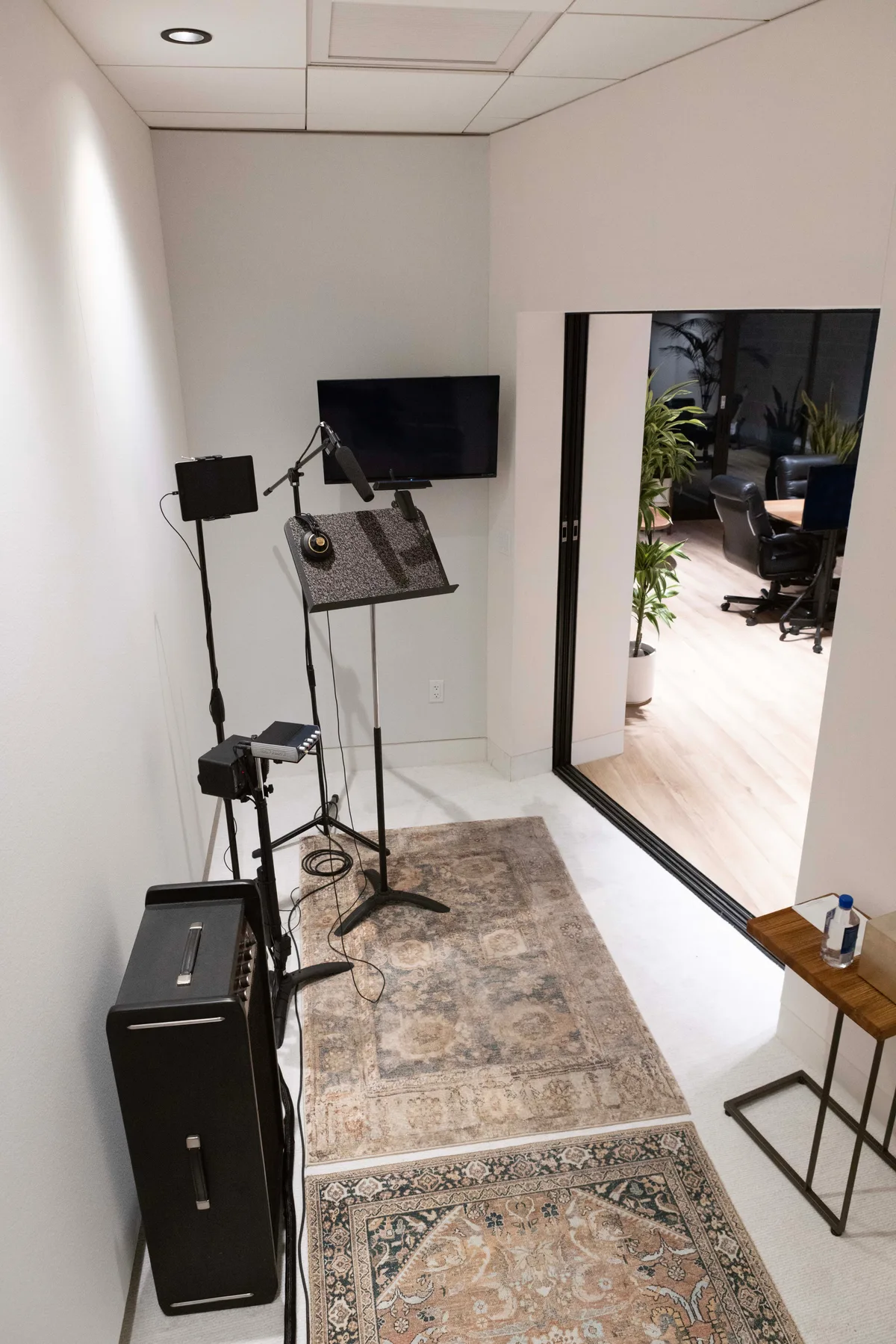 Private Recording Studio and Creative Space in West LA, 344 sqm, showroom presentation, pop-up rental in Los Angeles, third…