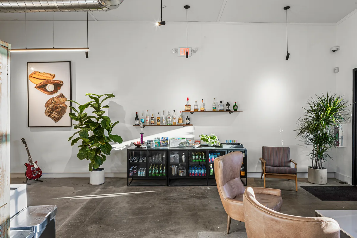 Private Recording Studio and Creative Space in West LA, 344 sqm, showroom presentation, pop-up rental in Los Angeles, additi…
