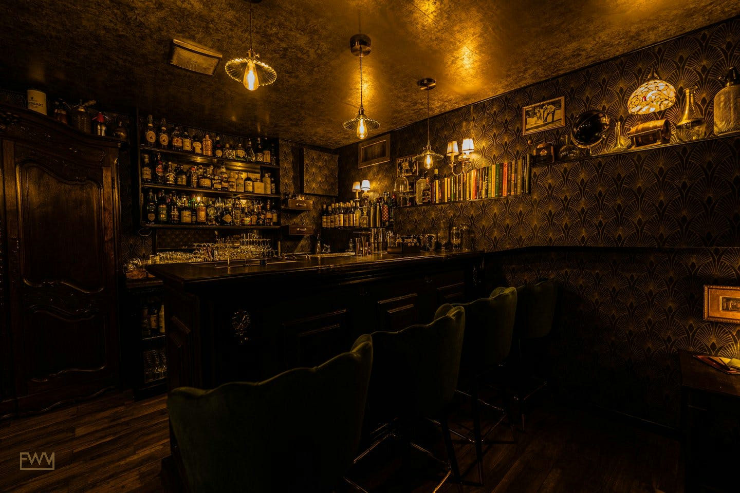 Private Speakeasy Bar on Rue Sedaine, Paris, 40 sqm, art exhibition, pop-up rental