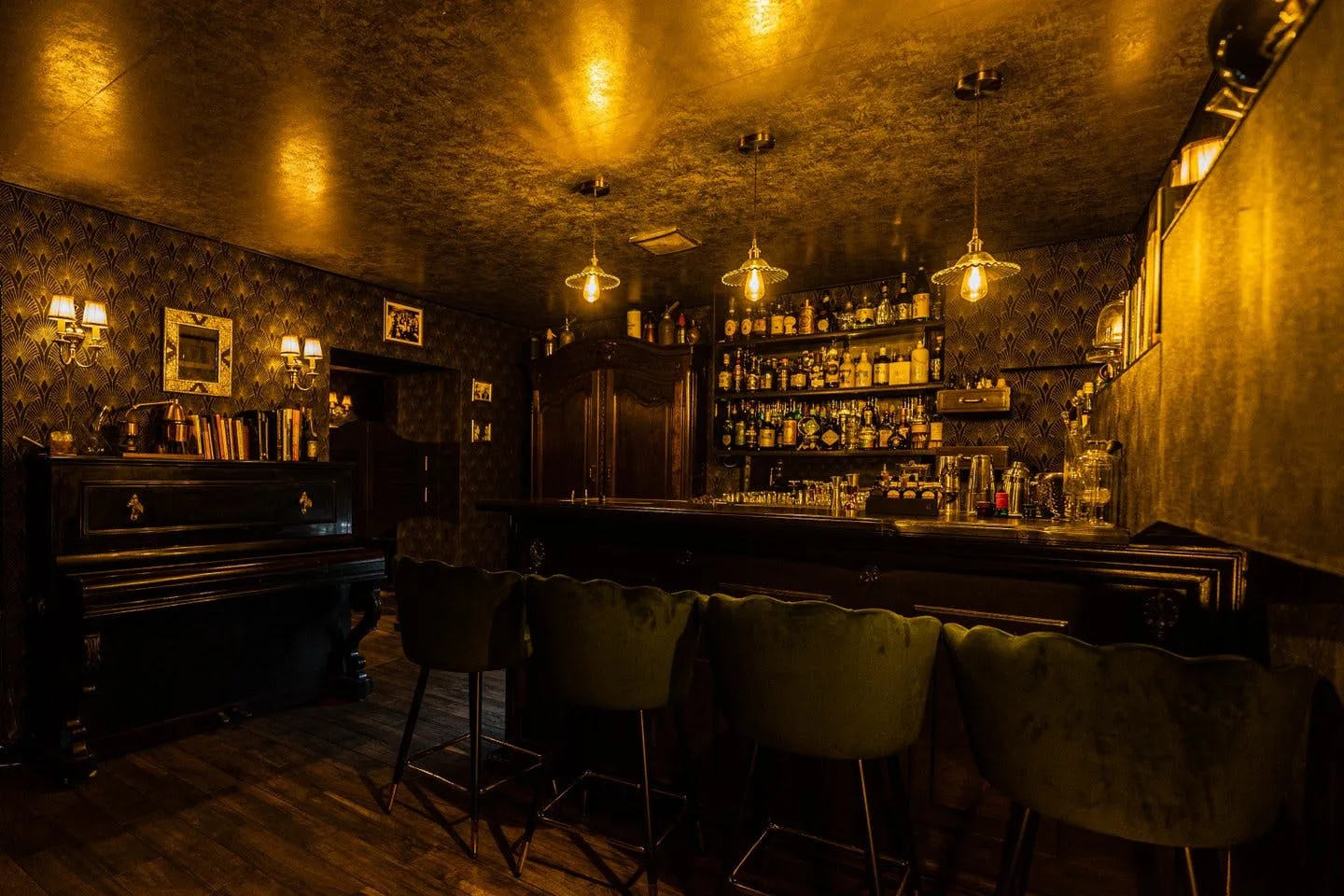 Private Speakeasy Bar on Rue Sedaine, Paris — 5