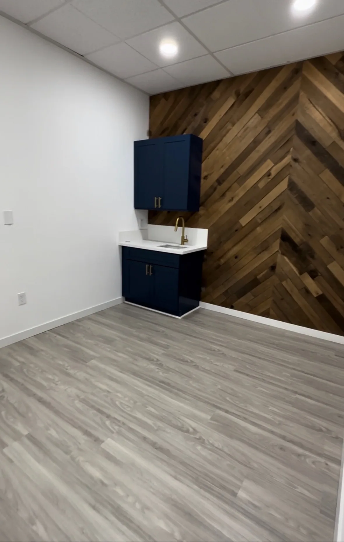 Private Suites Available for Rent in Beauty Salon, 11 sqm, private event, pop-up rental in Las Vegas, interior view