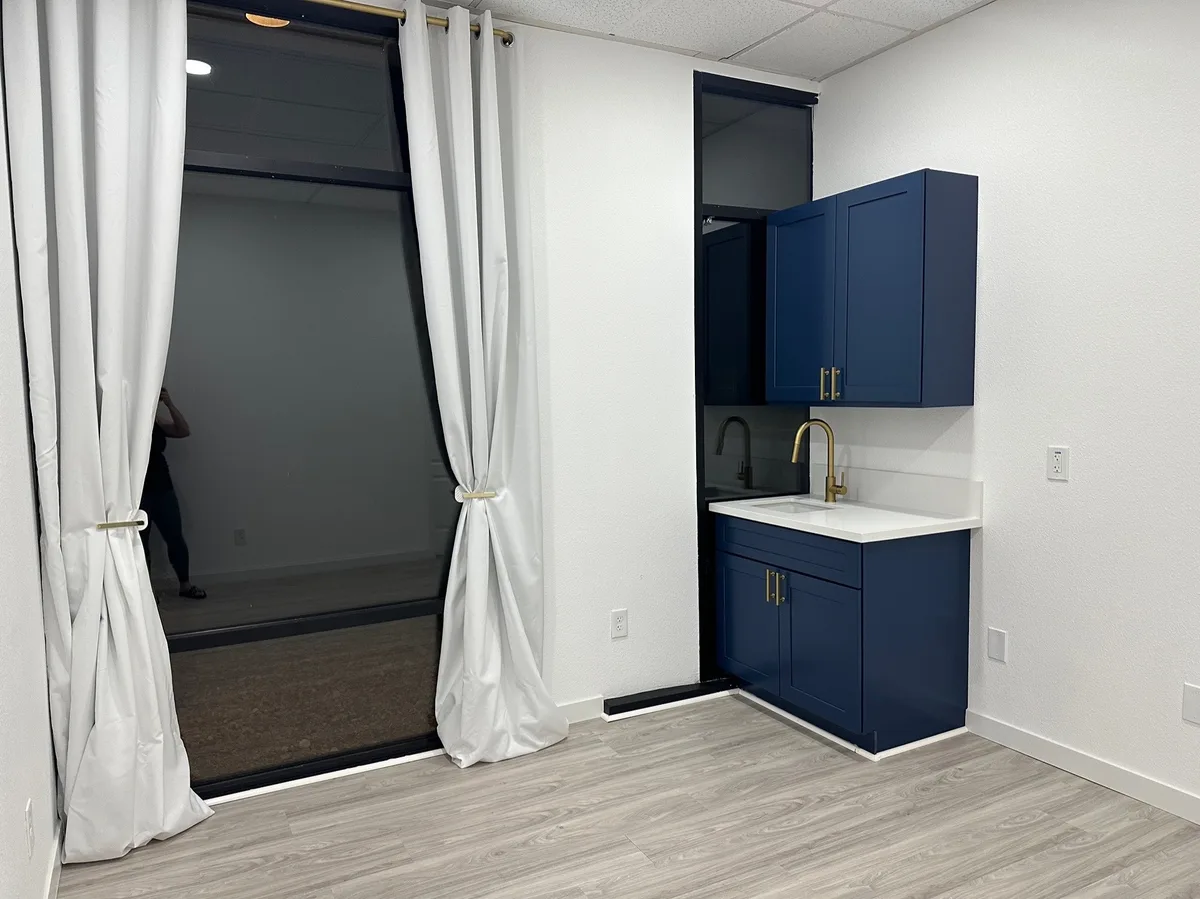 Private Suites Available for Rent in Beauty Salon, 11 sqm, private event, pop-up rental in Las Vegas, second interior view