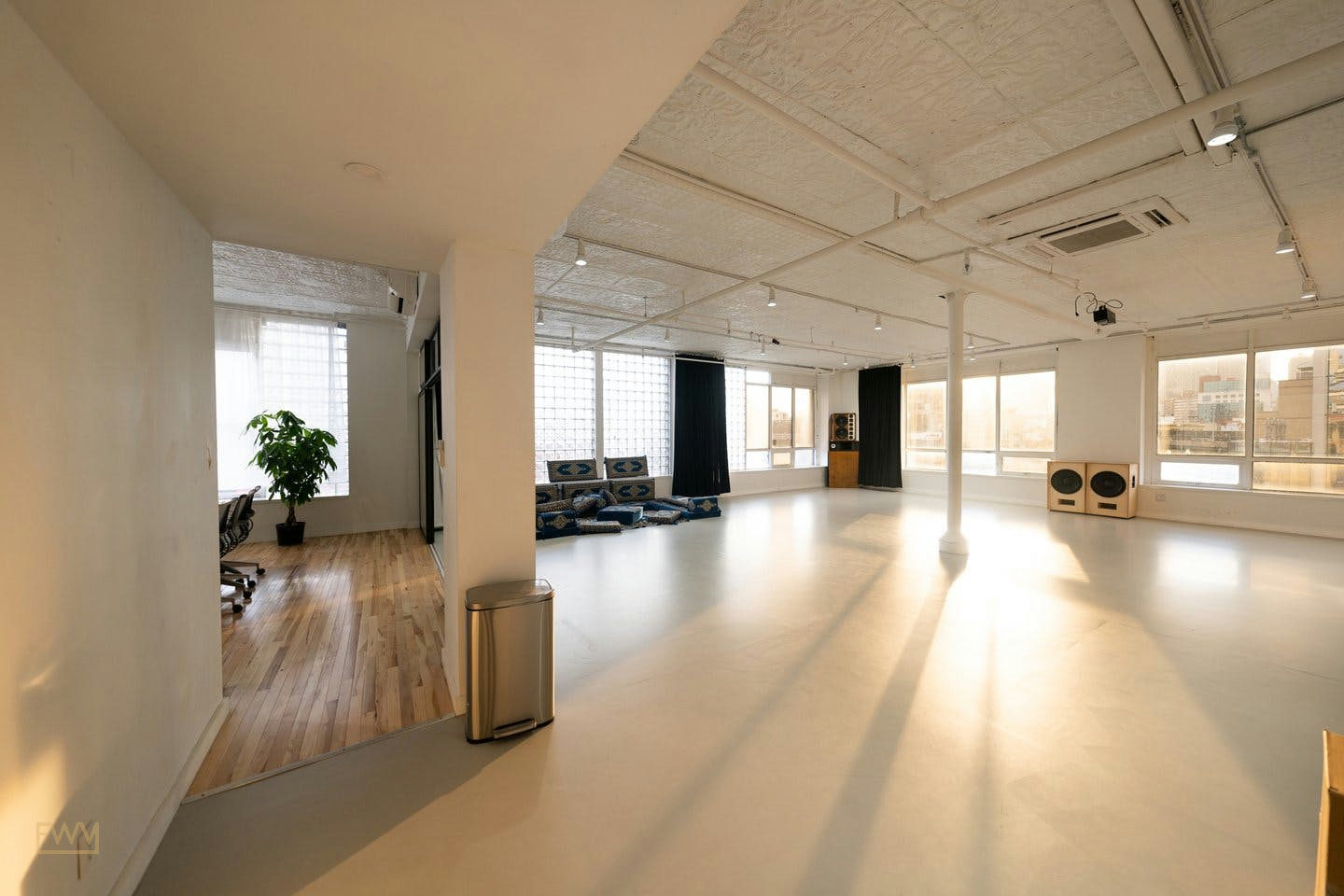 Professional 186 sqm Multi-Purpose Studio in New York, pop up store