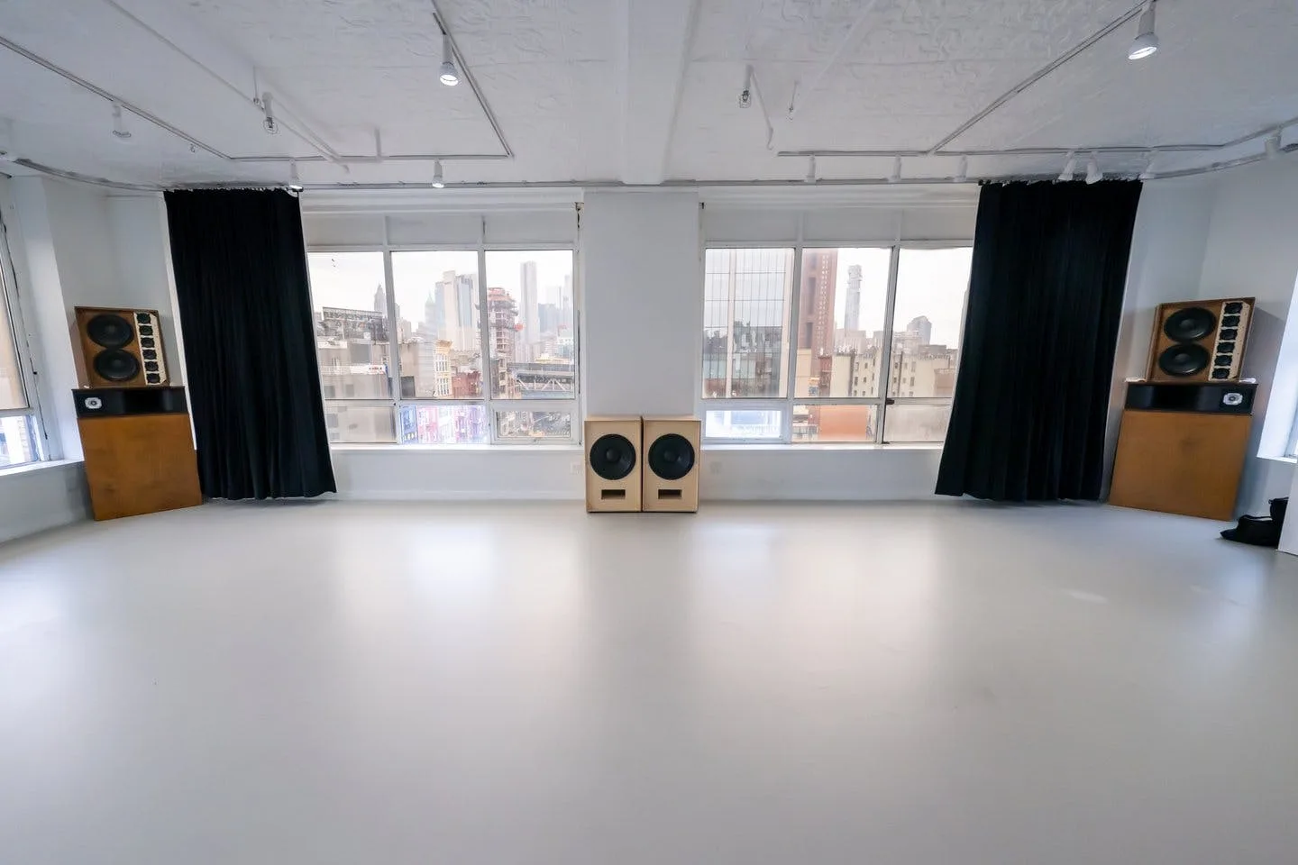 Professional 186 sqm Multi-Purpose Studio in New York — 2