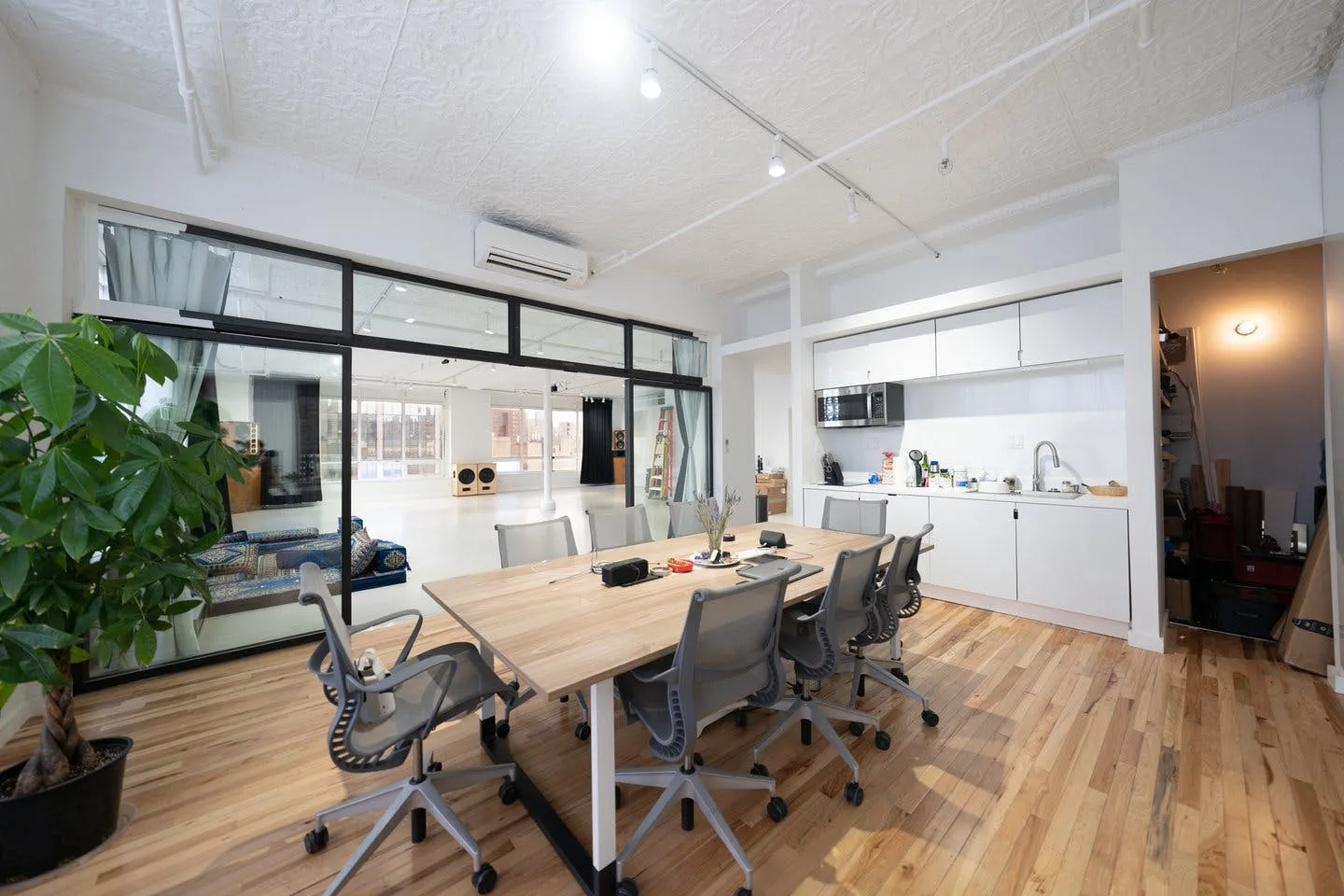 Professional 186 sqm Multi-Purpose Studio in New York — 3