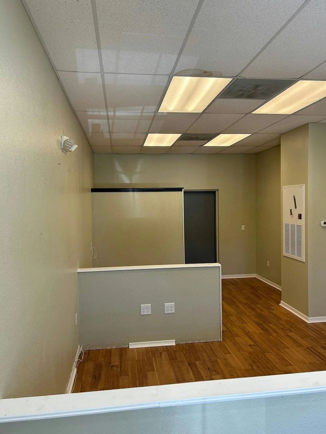 Professional 800 Sq Ft Office and Showroom in Titusville