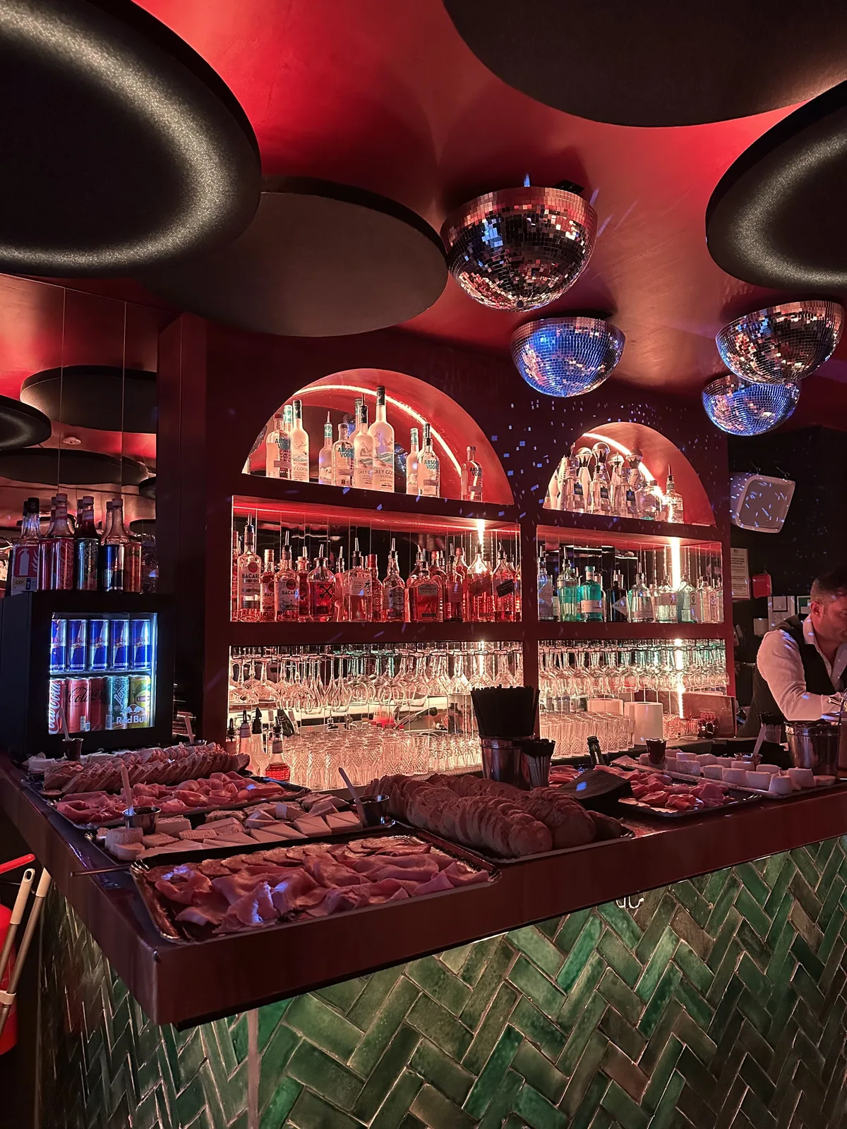 Professional Event Space for Corporate Gatherings in Cannes, 80 sqm, networking event, pop-up rental