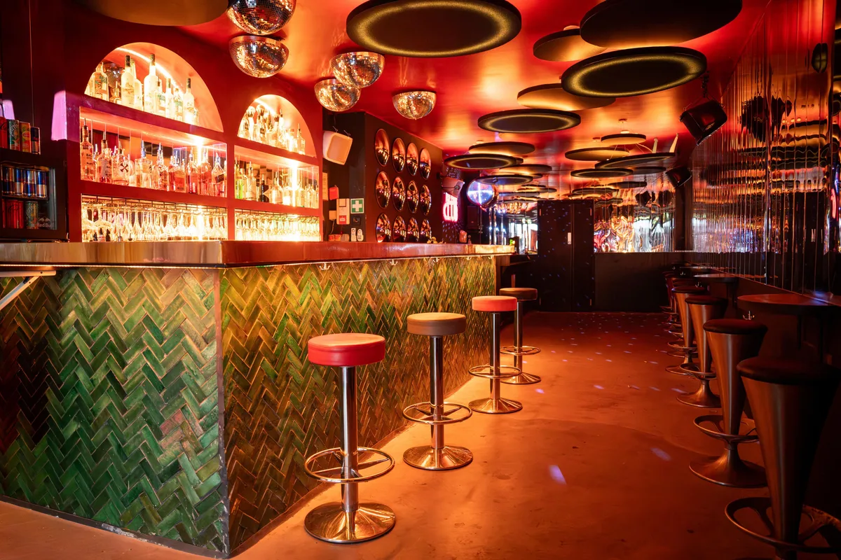 Professional Event Space for Corporate Gatherings in Cannes, 80 sqm, networking event, pop-up rental, interior view