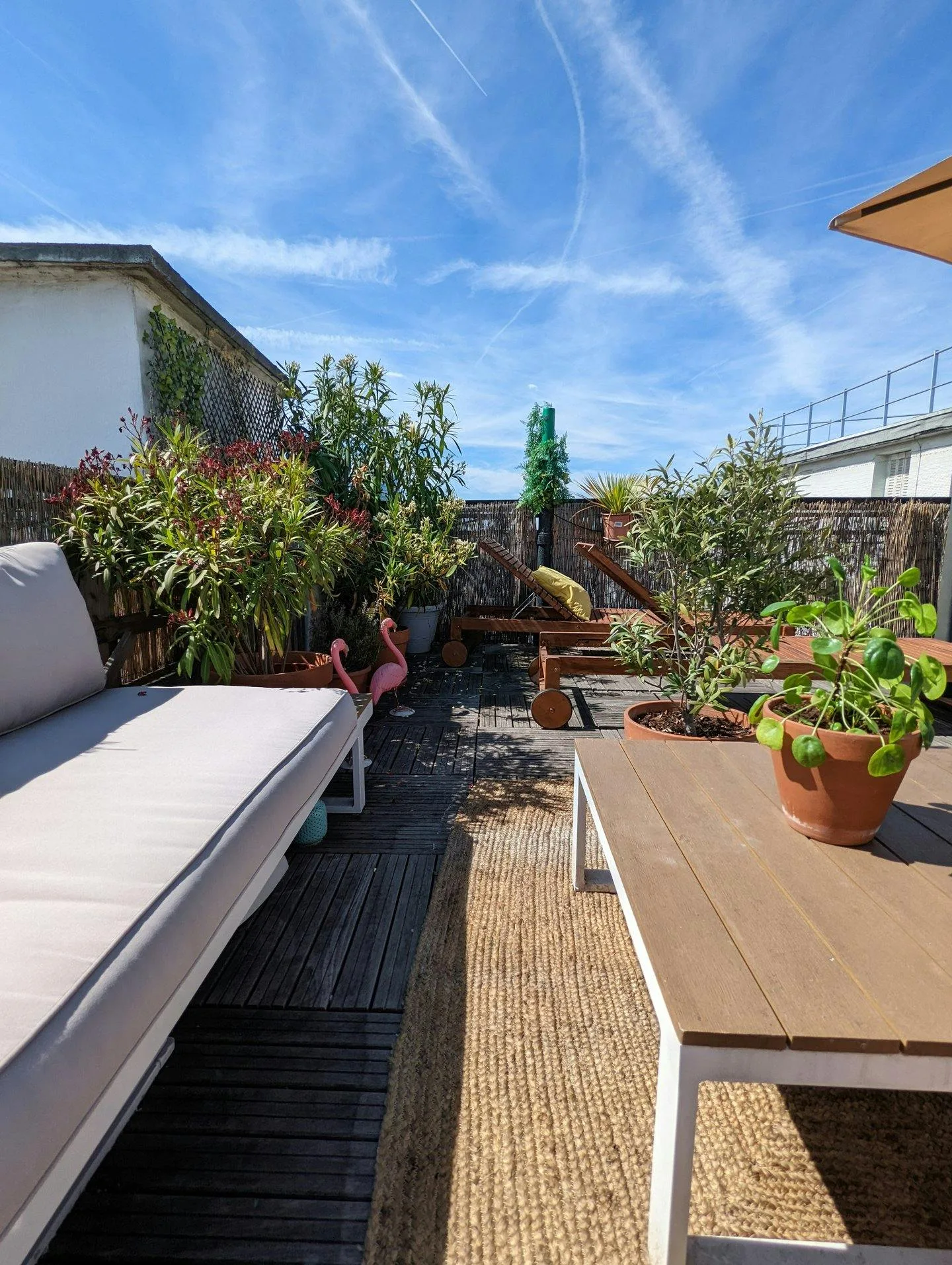 Professional Film and Photo Studio with Rooftop in Montreuil — 3