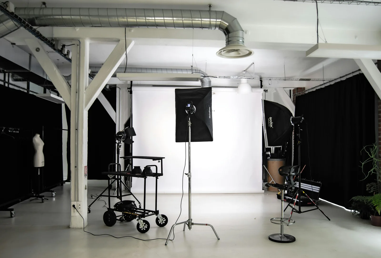 Professional Photo Studio on Rue Servan, Paris 11 — 4