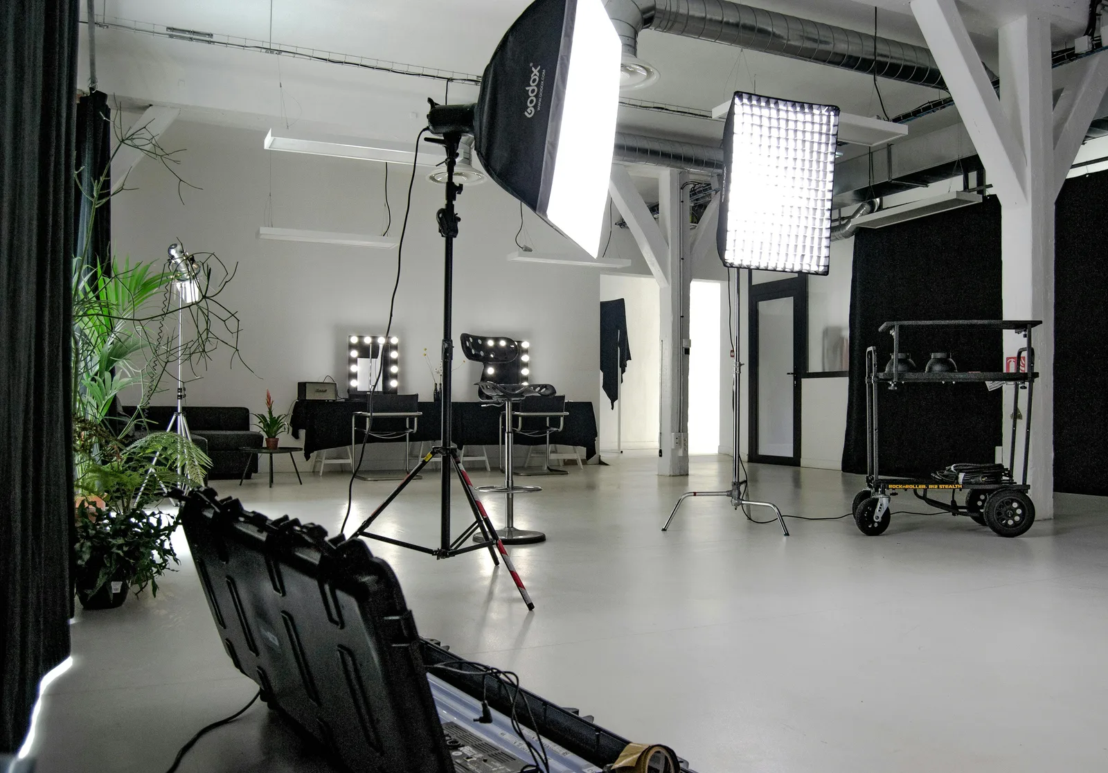 Professional Photo Studio on Rue Servan, Paris 11 — 5