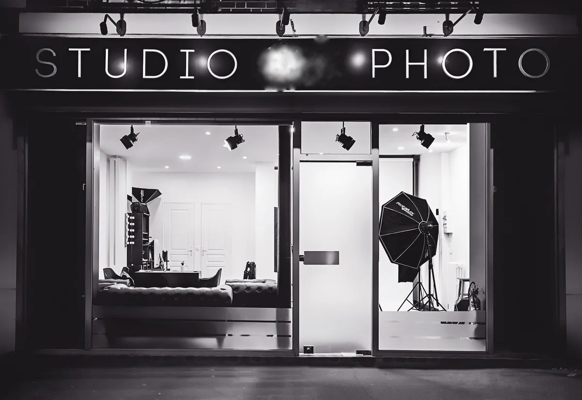 Professional Photography Studio for Hire in Paris, 50 sqm, photo shoot, pop-up rental
