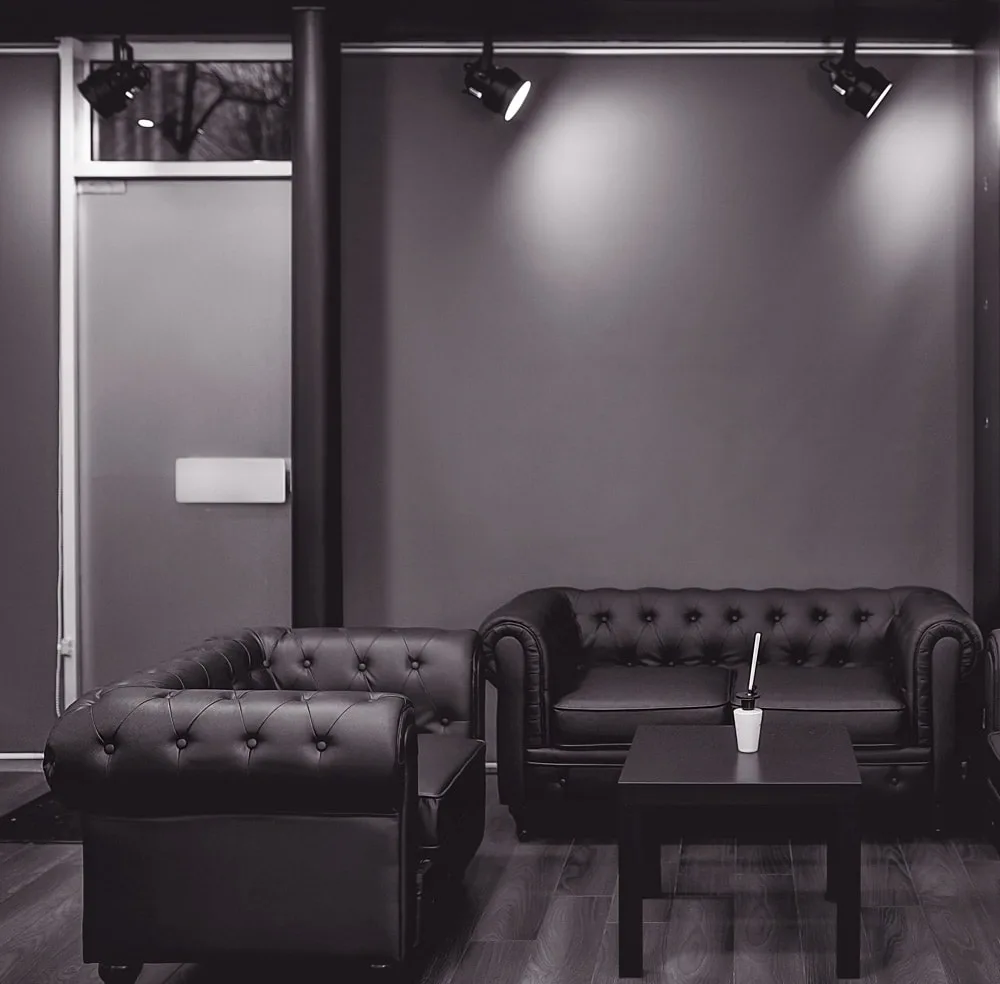 Professional Photography Studio for Hire in Paris, 50 sqm, photo shoot, pop-up rental, second interior view