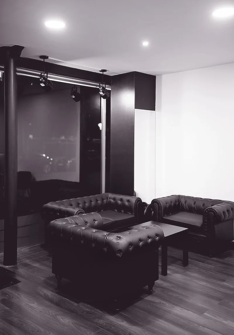 Professional Photography Studio for Hire in Paris, 50 sqm, photo shoot, pop-up rental, third interior view