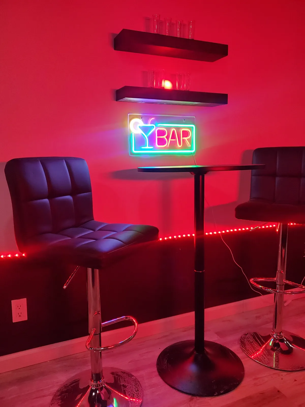 Professional Recording Studio on Metropolitan Avenue, 102 sqm, art exhibition, pop-up rental in Queens, additional interior…