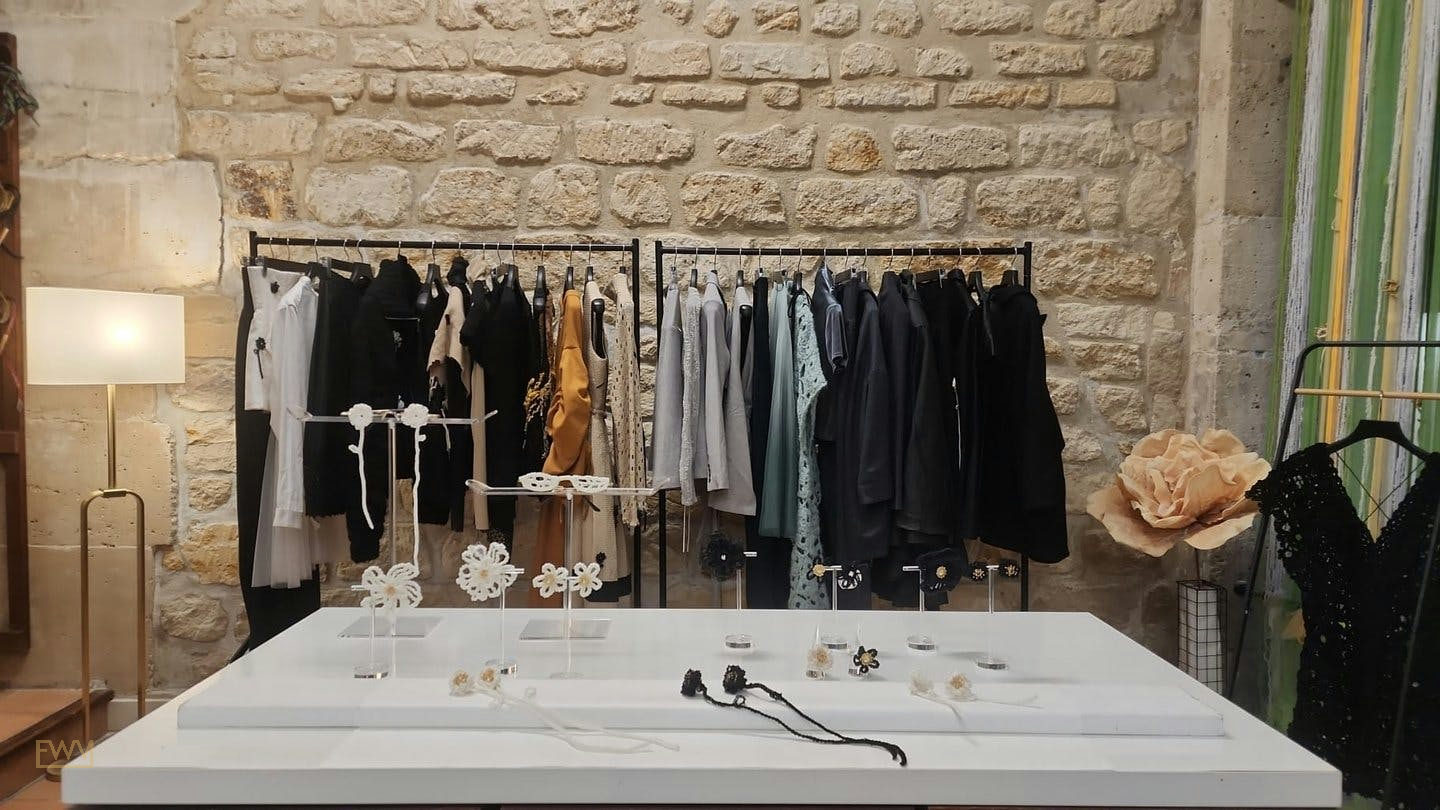 Quaint Parisian Studio Gallery on Rue des Archives, 140 sqm, pop up store