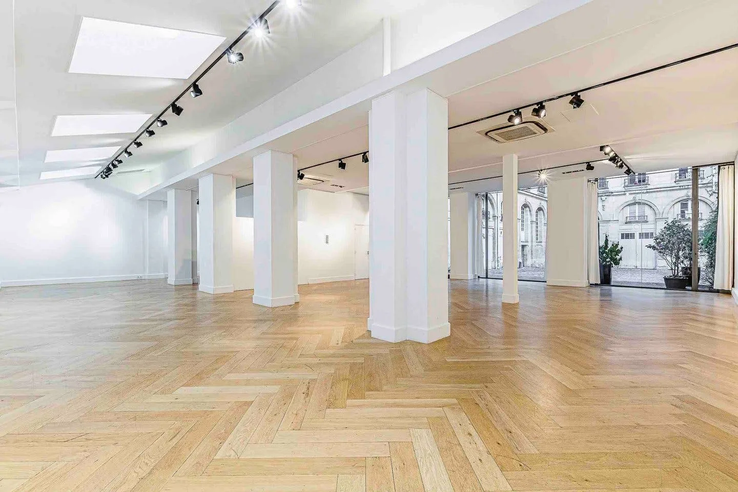 Rambuteau / Archives Gallery in Le Marais, Paris — 2