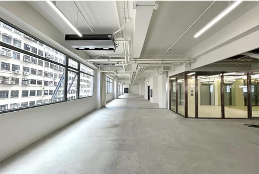 Rare Harbourfront Unit with Impressive Features, 1050 sqm, pop up store in Hong Kong, second interior view