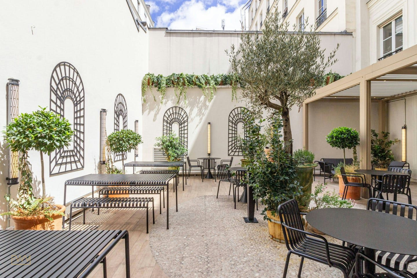 Reception Space with Terrace on Rue Taitbout, Paris, 147 sqm, cocktail reception, pop-up rental