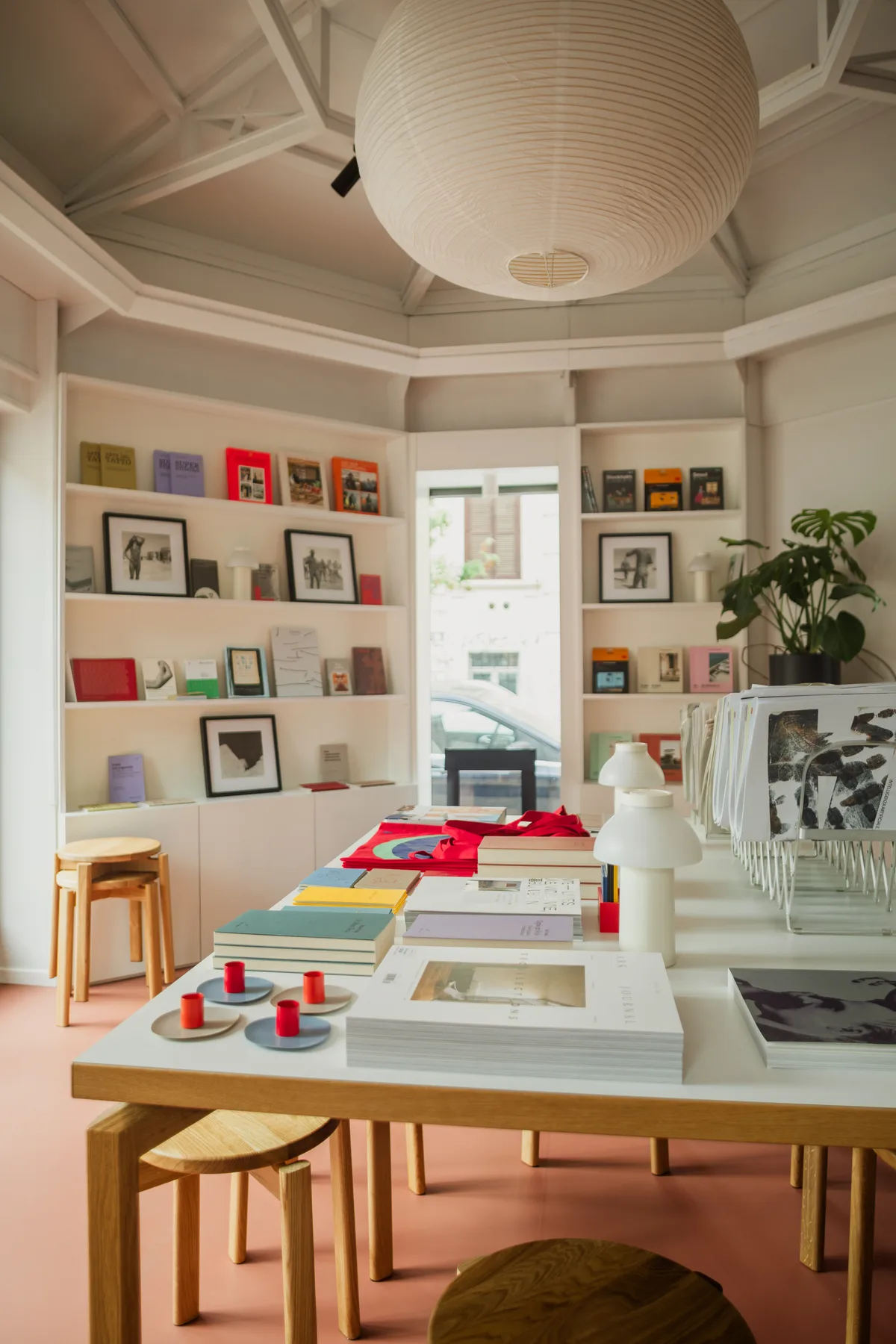 Redesign of Traditional Newsstand for Event Hosting, 21 sqm, pop up store in Roma, additional interior view